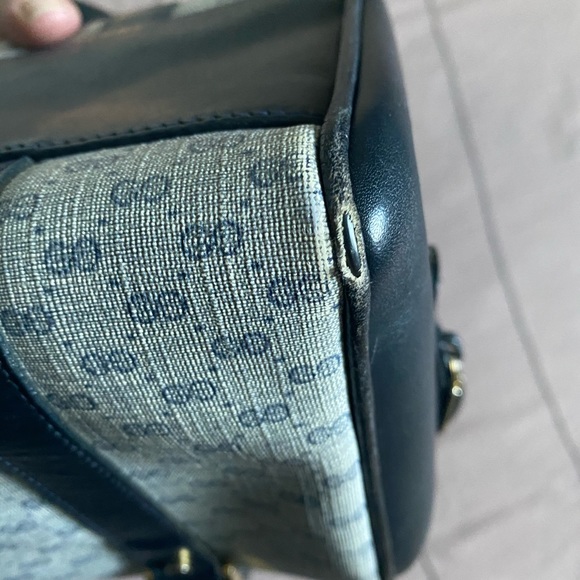 Authentic 80’s Vintage GUCCI Micro GG Bag in Navy - Picture 11 of 16